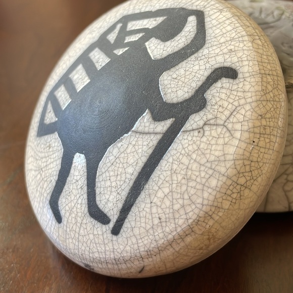 Ceramic Art trinket box jar with lid crackled effect signed - Picture 9 of 12